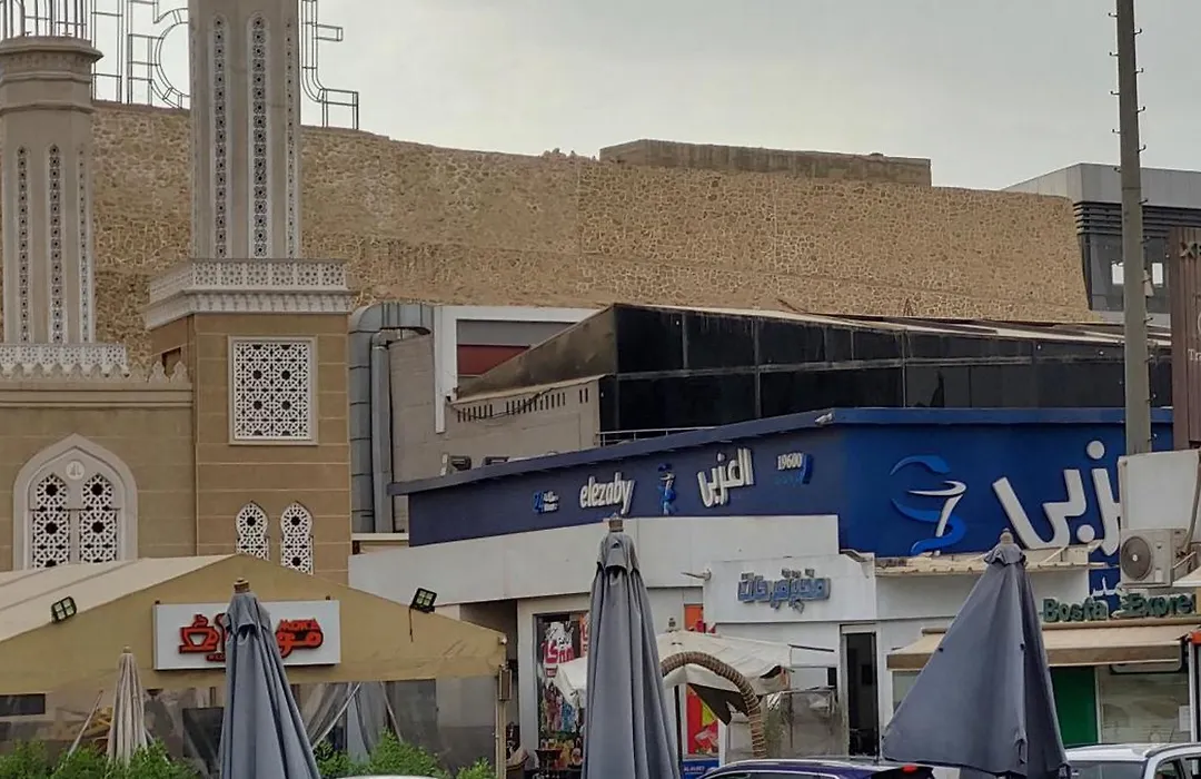 كمبوند وان قطامية معمار المرشدي علي دائري المعادي برج 207 شقة 711 بالقرب من مطار القاهرة-1