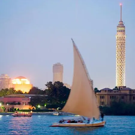 كمبوند وان قطامية معمار المرشدي علي دائري المعادي برج 207 شقة 711 بالقرب من مطار القاهرة-3