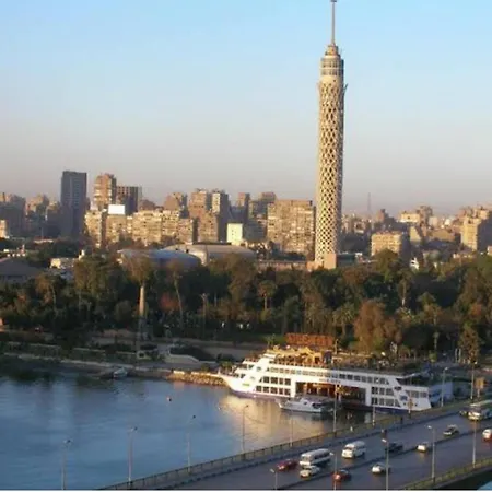 كمبوند وان قطامية معمار المرشدي علي دائري المعادي برج 207 شقة 711 بالقرب من مطار القاهرة-2